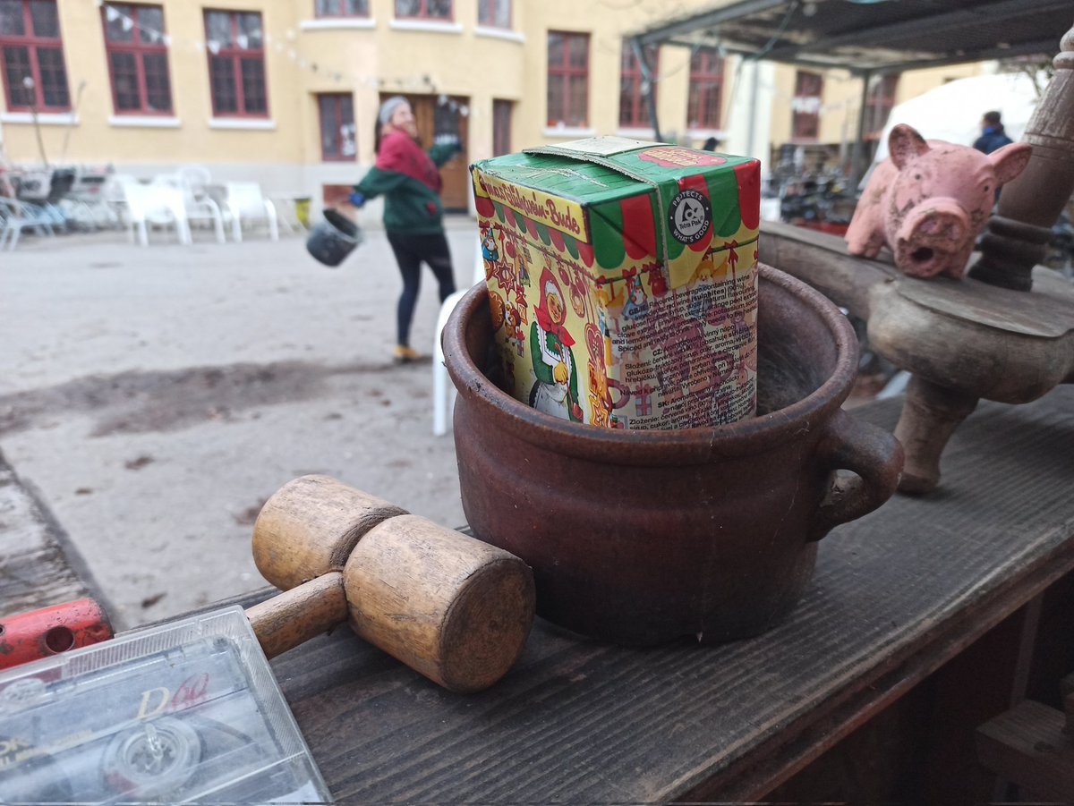 _Schelling_'s tweet image. Frühjahrsputz! Selbst bei einem so ordentlichen Projekt wie der Schelling bleibt ab und zu was liegen. Heute wird sortiert, gerettet, geputzt und weggeworfen, was das Zeug hält.