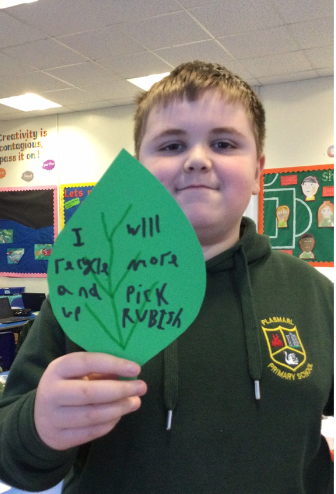PlasmarlPrimary's tweet photo. Year 4/5 have been making a #ForestOfPromises, writing what we'll do to help our planet, and what we want to see our world leaders doing 🌍
@PlasYear4and5
#PlasHum
#PromiseToThePlanet  
@wwf_uk https://t.co/FcvDEu9V5g