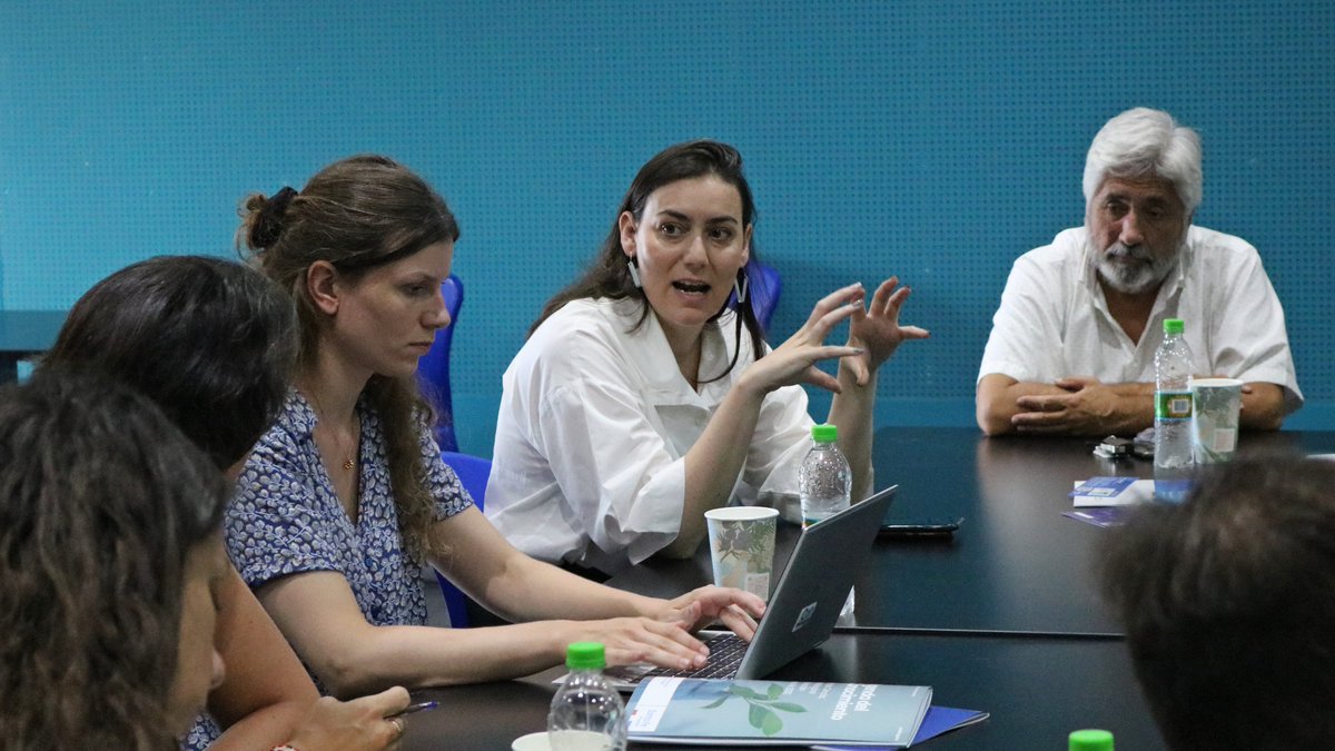CienciaSantaFe's tweet photo. #SantaFeAlMundo | Nos reunimos con la Agencia Francesa de Desarrollo en el Acuario del Río Paraná
♻️ El encuentro se enmarca en la misión que lleva adelante la agencia en nuestra provincia, que tiene por objetivo la evaluación del proyecto "Regenera Santa Fe" que prevé financiar https://t.co/FZ2zO0vVND