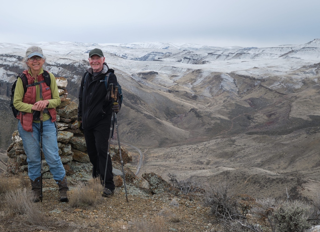Friends, we’re excited to announce that we have 2 new board members! Today, we’re introducing Siri Jackman (pictured here with board member Larry).

Siri is passionate about the high desert and its plants. Read about her here: friendsoftheowyhee.org/about-us

📸 Randy Aarestad, 2023