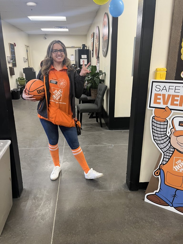 Britanya Smith (@britanya_smith) on Twitter photo Orange day out @powerhousepowder Super proud of our hardworking associates for all they do to drive the business!! #springspiritweek <a href="/BenMcDonald369/">Ben McDonald</a> <a href="/hunterlpair/">Hunter</a> <a href="/tarnsandhu6940/">Tarn Sandhu</a> <a href="/kaleself/">Kaleself</a> Orange day out @powerhousepowder Super proud of our hardworking associates for all they do to drive the business!! #springspiritweek <a href="/BenMcDonald369/">Ben McDonald</a> <a href="/hunterlpair/">Hunter</a> <a href="/tarnsandhu6940/">Tarn Sandhu</a> <a href="/kaleself/">Kaleself</a>