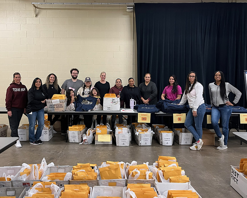 CFISD_HR's tweet photo. Assembling Fun Run pick-up packets for the 10th annual @CyFairISD #SuperIntendentFunRun! https://t.co/Bzq0660BxQ
