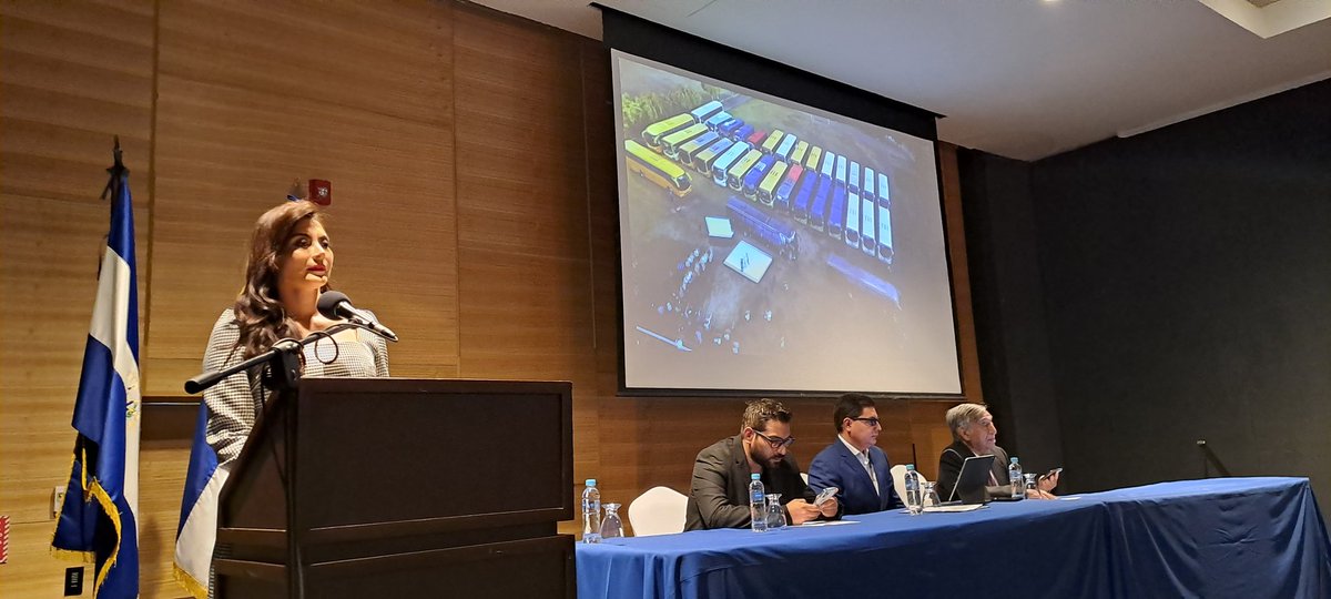 EConsultivo's tweet photo. Iniciamos el lanzamiento del Programa de Formación de Conductores del Transporte Público en fase 2 @VMTElSalvador @ObrasPublicasSV @PNCSV @belReina_ https://t.co/u27JZC3gEr