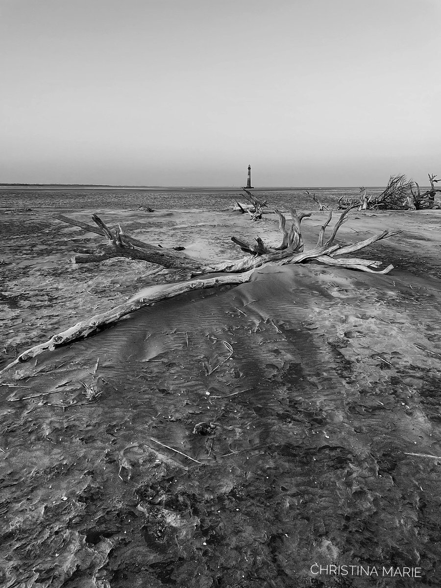 Last few minutes before darkness-#follybeach #FineartPhotographer #beach #TravelPhotographer #Travel #NikonD600 #NikonPhotography #Nikon #BlackandwhitePhotography #LifePhotographer