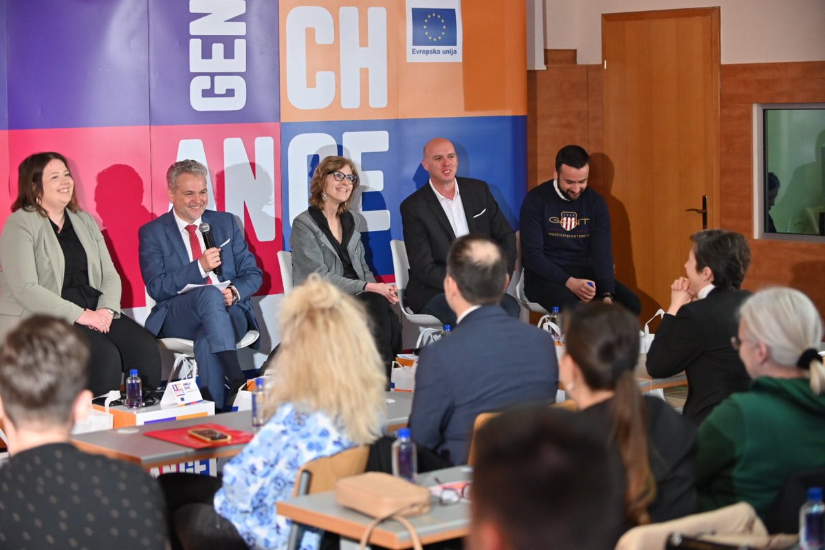 josattler's tweet photo. Inspiring discussion today w students from “Džemal Bijedić” Univ. & @SVE_Mostar in #Mostar on digitalisation. Great to be in the company of future innovators, developers & entrepreneurs!
🙏to 🇦🇹 Amb Hartmann & representatives of #ZenDev, @NSoftCompany & #UnIC for joining! https://t.co/yBbXDBzDzr