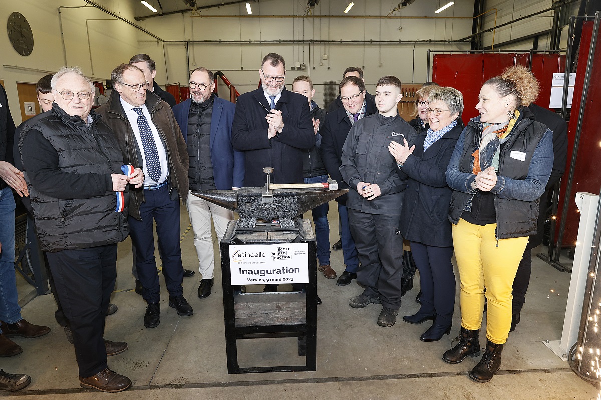 hautsdefrance's tweet photo. Tremplin vers l'emploi des jeunes dans l'industrie, Étincelles, une école de production vient d'être inaugurée à #Vervins.
✅ La Région #hautsdefrance a apporté un financement de 50 000 € pour répondre au besoin de formation en Thiérache.
📲 https://t.co/uvyMKEwu1E https://t.co/ZDYS2cw7bl