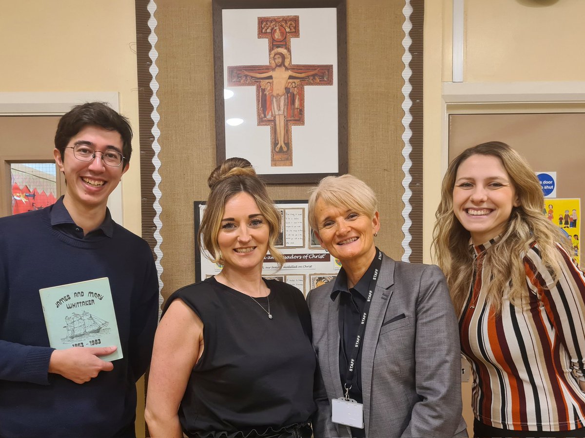 What a wonderful afternoon spent with <a href="/GillianFearns/">Gillian Fearns</a> and <a href="/hassiehead/">Donna</a> at @LancashireRS. 
It was lovely to see the school and meet the staff and pupils 😊

I'm looking forward to working with you and developing the <a href="/rs_network/">Research Schools Network</a> across the North West!

<a href="/EducEndowFoundn/">EEF</a>