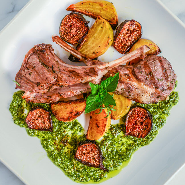 Don't ruin your meal🍴with the wrong wine🍷

🍽️Grilled Lamb Chops with Mint Pesto

🍷A bold Cabernet Sauvignon

📌Napa Valley, California
✒️Aromas of blackcurrant, black cherry, with a hint of vanilla, cedar and tobacco. Full-bodied with firm tannins.

Santé &amp; bon appétit ! 🥂