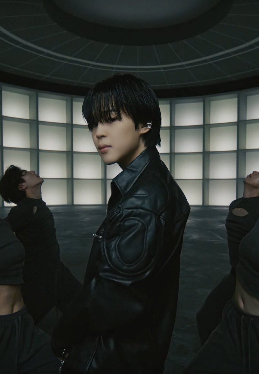 PopBase's tweet photo. Jimin stuns for ‘Set Me Free Pt. 2.’ https://t.co/Y17dfOmTEy
