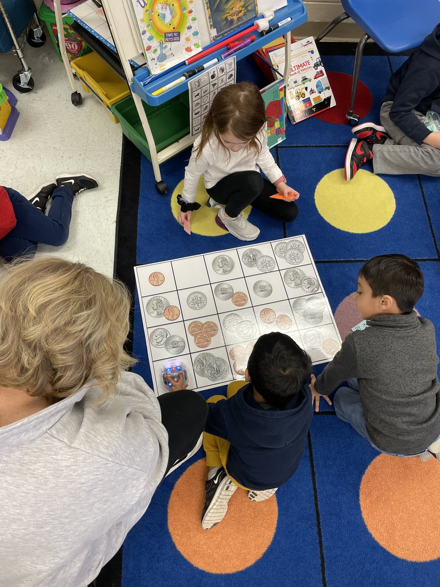 MillRunLCPS's tweet image. Mrs. Frattali’s kinders taught Mrs. Damewood how to use BeeBots for their coin review during our Learning Walk today. #mres23 #CSforLCPS @MrsVP_IFT