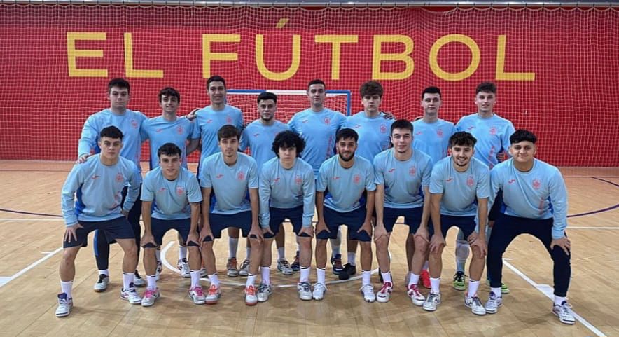 RiberaNavarraFS's tweet photo. 🇪🇸 𝐄𝐬𝐩𝐚𝐧̃𝐚 𝐒𝐮𝐛-𝟏𝟗

Nuestro canterano @AlbertoLahuerta se encuentra concentrado con España Sub-19 y esta tarde va a disputar un amistoso frente al Inter B.

🕒 20:00

📸 @SEFutbol Sala https://t.co/pzPMgKf51D