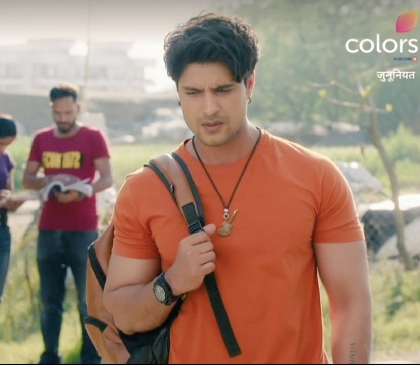 Just look at his arms 🥵😍
He is definitely working out and I am soo happy. Even during Udaariyaan he never missed his workout.
#AnkitGupta 
#JahaanKiJunooniyatt 

2 YEARS OF ANKIT AS FATEH