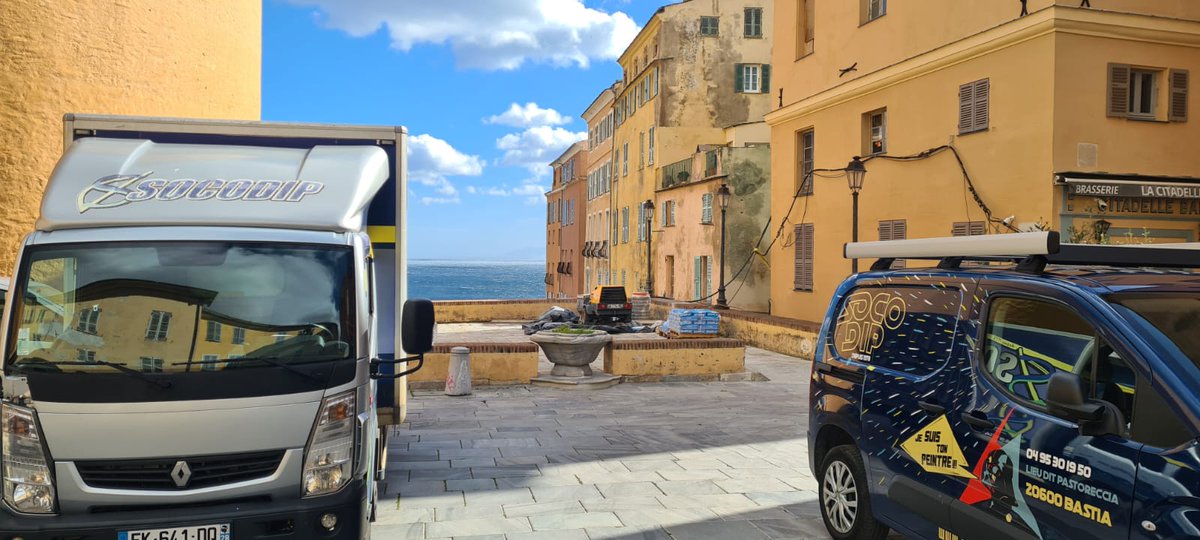 SOCODIP1's tweet photo. Ça sent l'été...
On prépare les jolies façades de la citadelle de Bastia.
Rénovation avec un enduit à la chaux de chez CVR, l'ecosan. 
On a hâte de vous partager le résultat final !
La Socodip embellit vos villes depuis 1978...
.
.
.
#enduitàlachaux#enduitchaux#chaux https://t.co/YzxIyiCTAY