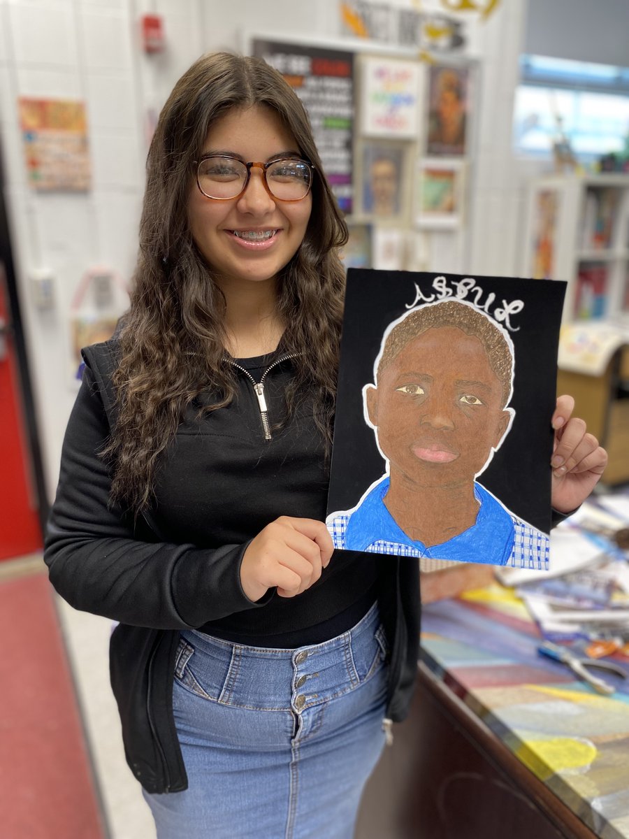 JCPSKY's tweet image. MEMORY PROJECT | @PRP_Panthers art students created pictures of Nigerian orphans that were delivered to the orphanage through a global initiative called The Memory Project!
 
Learn more: bit.ly/3Jg4m1L

See the artwork being delivered: bit.ly/3mTGauy

#WeAreJCPS