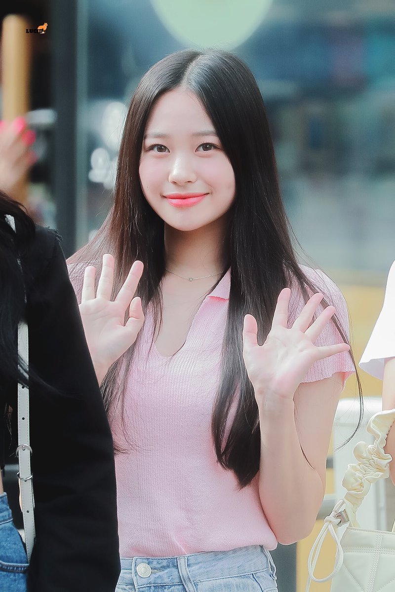 smnggfile's tweet photo. Rumored SM trainee Haram is said to look like a mix of actress Gyuyoung &amp; WEEEKLY member Jihan #smngg https://t.co/GdjoISM1ja