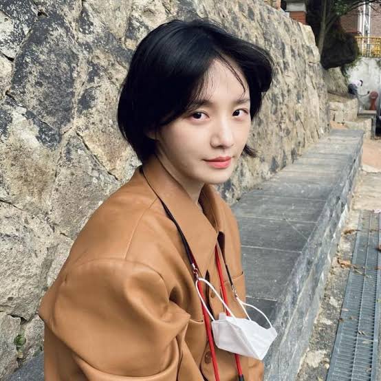 smnggfile's tweet photo. Rumored SM trainee Haram is said to look like a mix of actress Gyuyoung &amp; WEEEKLY member Jihan #smngg https://t.co/GdjoISM1ja