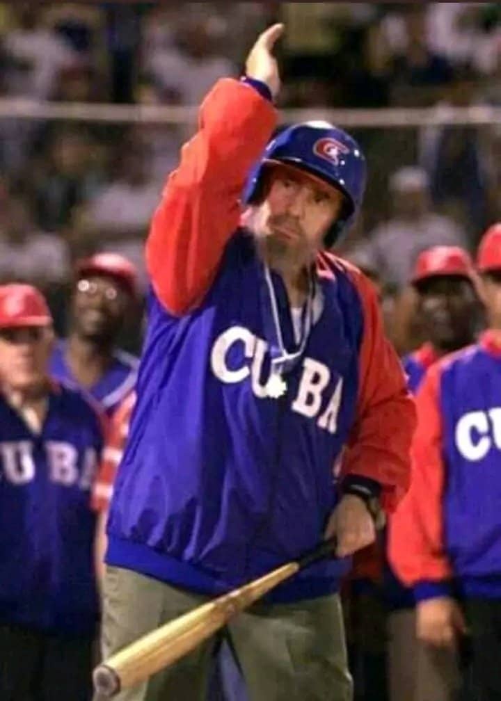 AbelendaCuba's tweet photo. El pelotero mayor #FidelInmenso #CubaLuchaYTriunfa https://t.co/e8K3M0Au2c