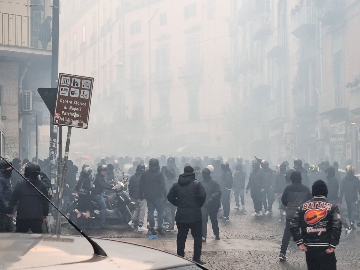 Oggi il governo fascista ha consegnato per la seconda volta il Paese ai tedeschi #NapoliEintracht #Meloni_purtroppoINADEGUATA #PiantedosiDimettiti