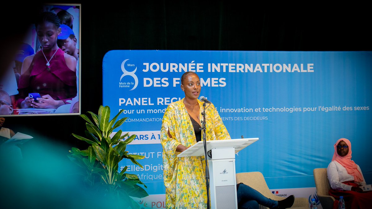 UNV_ROWCA's tweet photo. avec la participation de @Halima_Gadjii, @Kalista_Sy, @AmySarrFall, ont partagé leurs expériences et perspectives sur l'utilisation de la #technologie pour garantir des opportunités égales. Merci à tous pour cette discussion passionnante.
#JIFAfrique2023 #SheIsTechWCA #IWD2023 https://t.co/Xs8Ls5vtRW