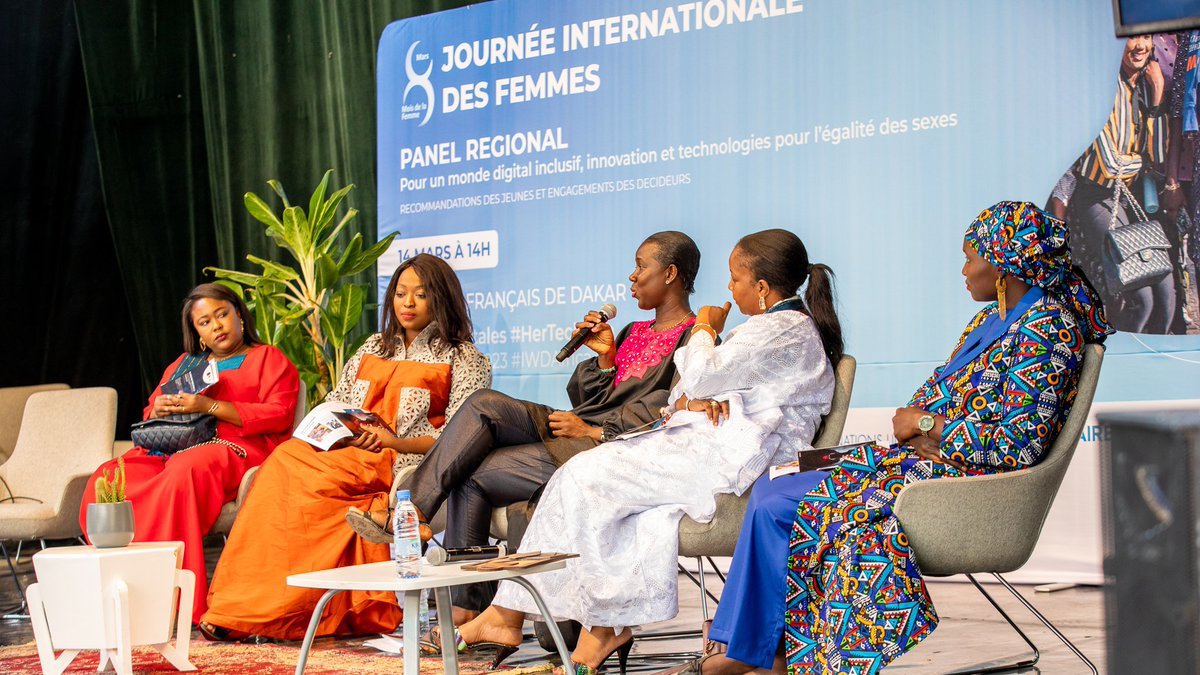 UNV_ROWCA's tweet photo. avec la participation de @Halima_Gadjii, @Kalista_Sy, @AmySarrFall, ont partagé leurs expériences et perspectives sur l'utilisation de la #technologie pour garantir des opportunités égales. Merci à tous pour cette discussion passionnante.
#JIFAfrique2023 #SheIsTechWCA #IWD2023 https://t.co/Xs8Ls5vtRW