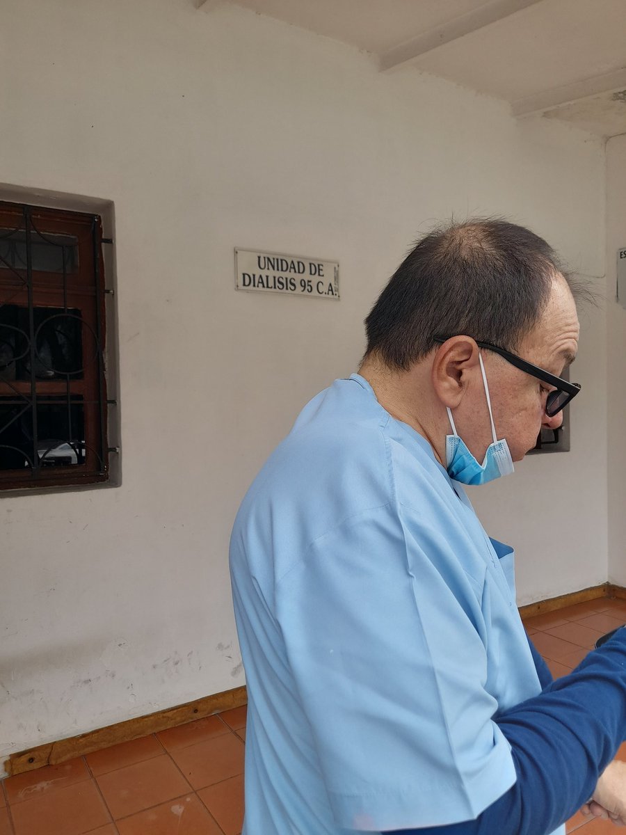 Ciudad360Ve's tweet photo. Dr. Antonio Villavicencio denuncia  su derecho a la vida porque la Unidad de Diálisis 95 pretende cambiar el horario de diálisis abruptamente después de 3 años continuo atención médica https://t.co/7guQd7wI68