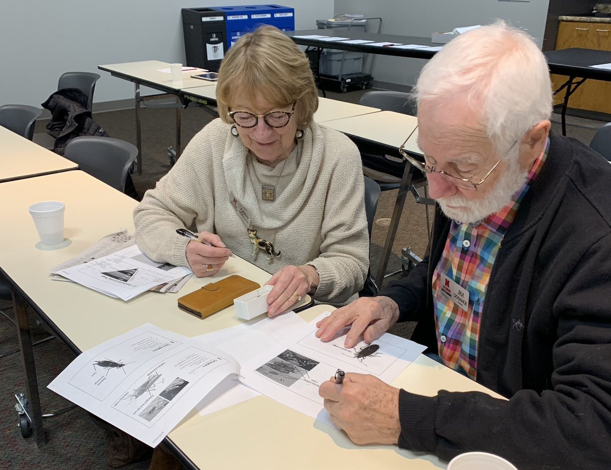 MJPollinatorUNL's tweet photo. Master Gardeners practicing insect identification during training. #EMGV https://t.co/QKbxEkvasF