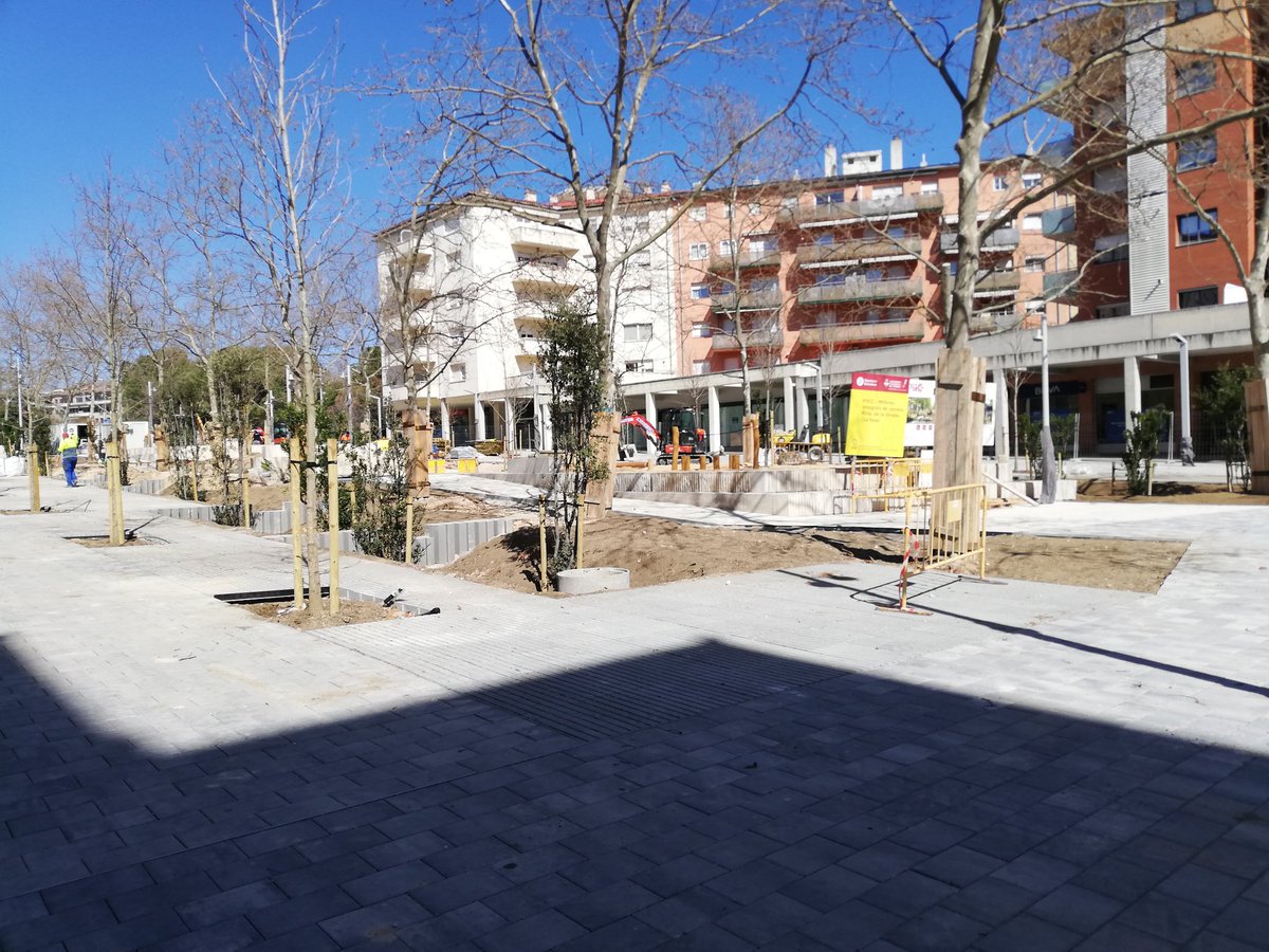 LaGiradaBronx's tweet photo. Esperem @VilafrancaAj @AureliRuizMila que els 800k€ que han costat les obres siguin pel gaudir del veïnatge i no pas per l'incivisme demostrat pels Bars de la capçalera de la Rambla.
@veuns @ERCVilafranca @vilafrancacomu @pscvilafranca @el3devuit https://t.co/dH3oiNPBTx