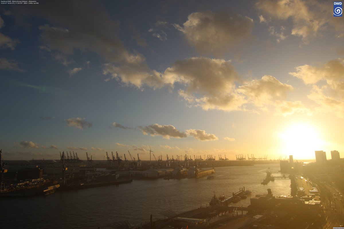 Mit diesem #Sonnenuntergang aus der DWD-Webcam #Hamburg wünschen wir einen schönen Mittwochabend!
Mehr Wetterkamera-Bilder gibt es jederzeit hier: 👉dwd.de/DE/wetter/wett… 

/tg