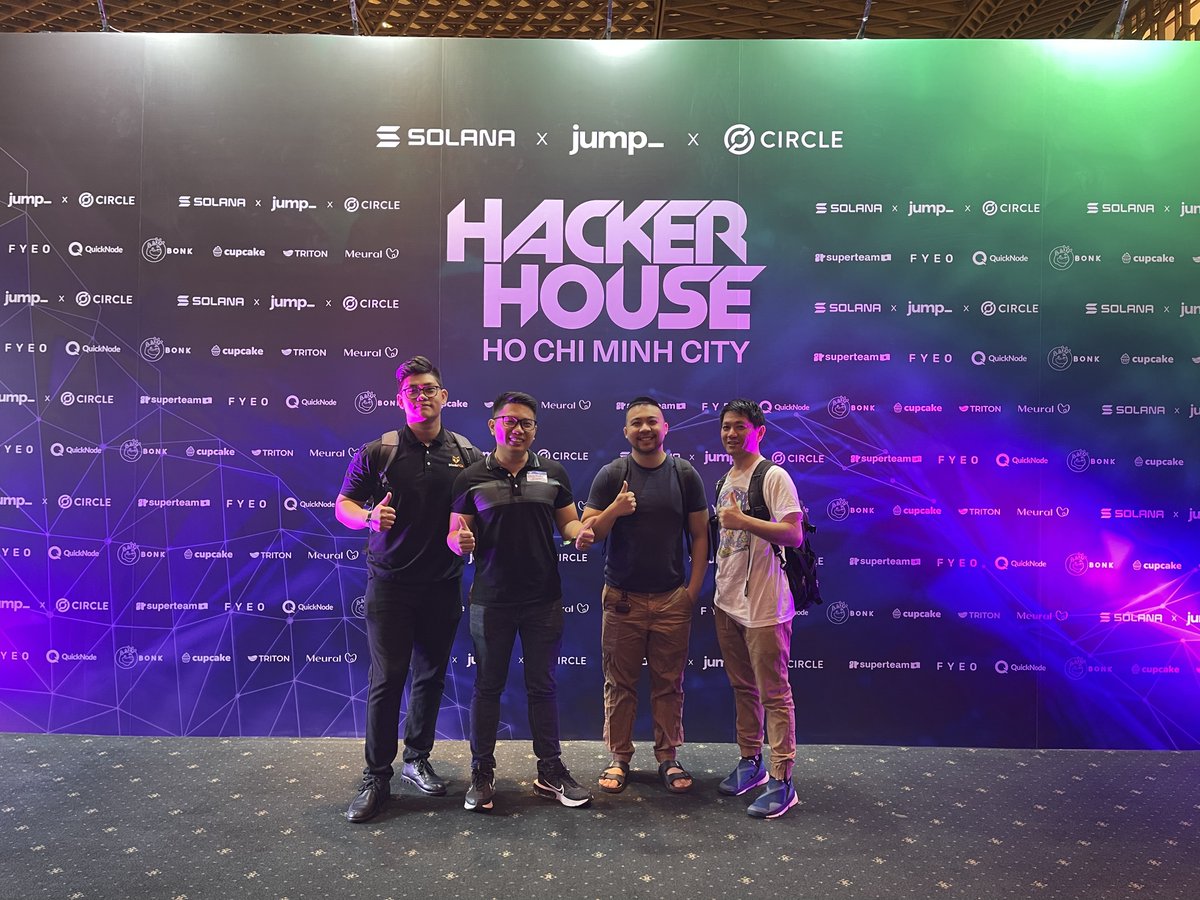 DoraHacks's tweet photo. Had a great time meeting hackers and partners at @hackerhouses 🫡
📍Ho Chi Minh City https://t.co/tk298Rtf2T
