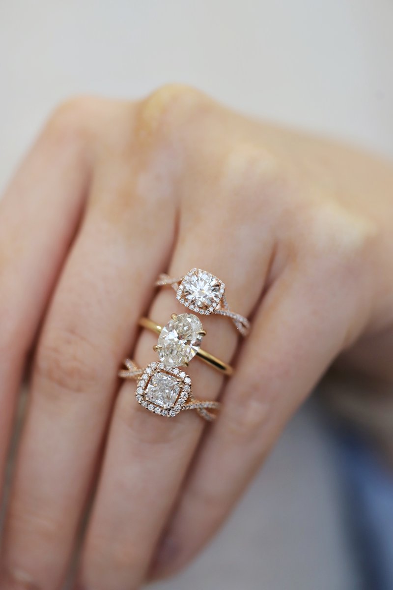 Rose Gold or Yellow Gold? Let us know ⬇️
Details: 

Start creating your Custom Diamond Engagement Ring with us Today!
#customengagementring #ovaldiamond #ovalengagementring #roundbrilliantdiamond #cushioncutdiamond  #yellowgoldengagementring #dallasshopping #engagementringsdallas