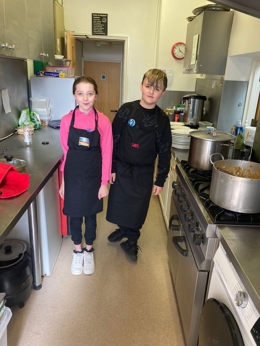 Turning_Tides's tweet photo. The Teachers Strike meant Scott had extra help today.  Some Triple Ts came in to help him cook a tasty chicken korma meal for our Folk Like Us members.  They took orders, served and even washed up! It was great having you @savs_southend - you’re awesome! 

@TNLComFund  @BBCCiN https://t.co/JqaNhXYEuY
