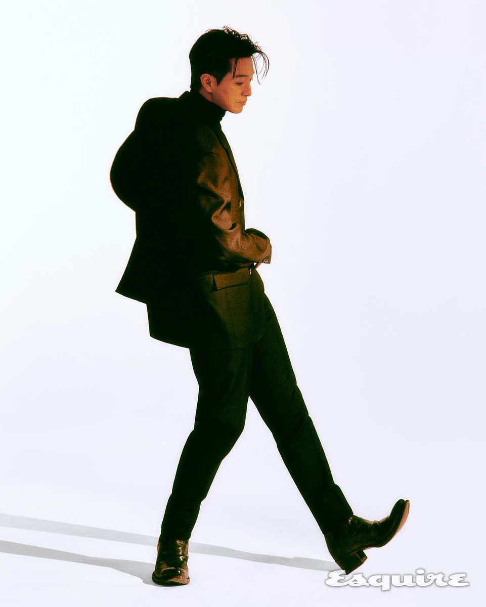 cafewindows's tweet photo. jung sung il for esquire korea by kim hyeongsang https://t.co/jIRyVdlZTo