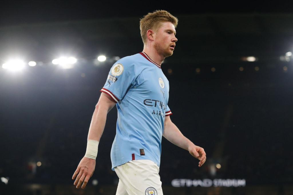 londonlunihan's tweet image. 2022/2023 season who's having the best time and giving the best results?
♥️ Martin Odegaard (like) 
🔁 Kevin de Bruyne (retweet)