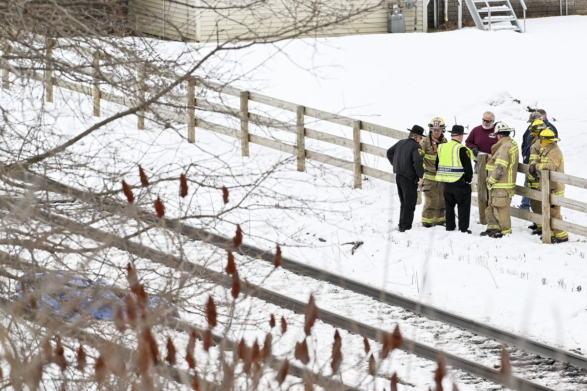 EricaPhotog's tweet photo. Fatal train accident with Amtrak train and pedestrian, fire and police on scene, in #FortPlain https://t.co/PjDxLvYl20