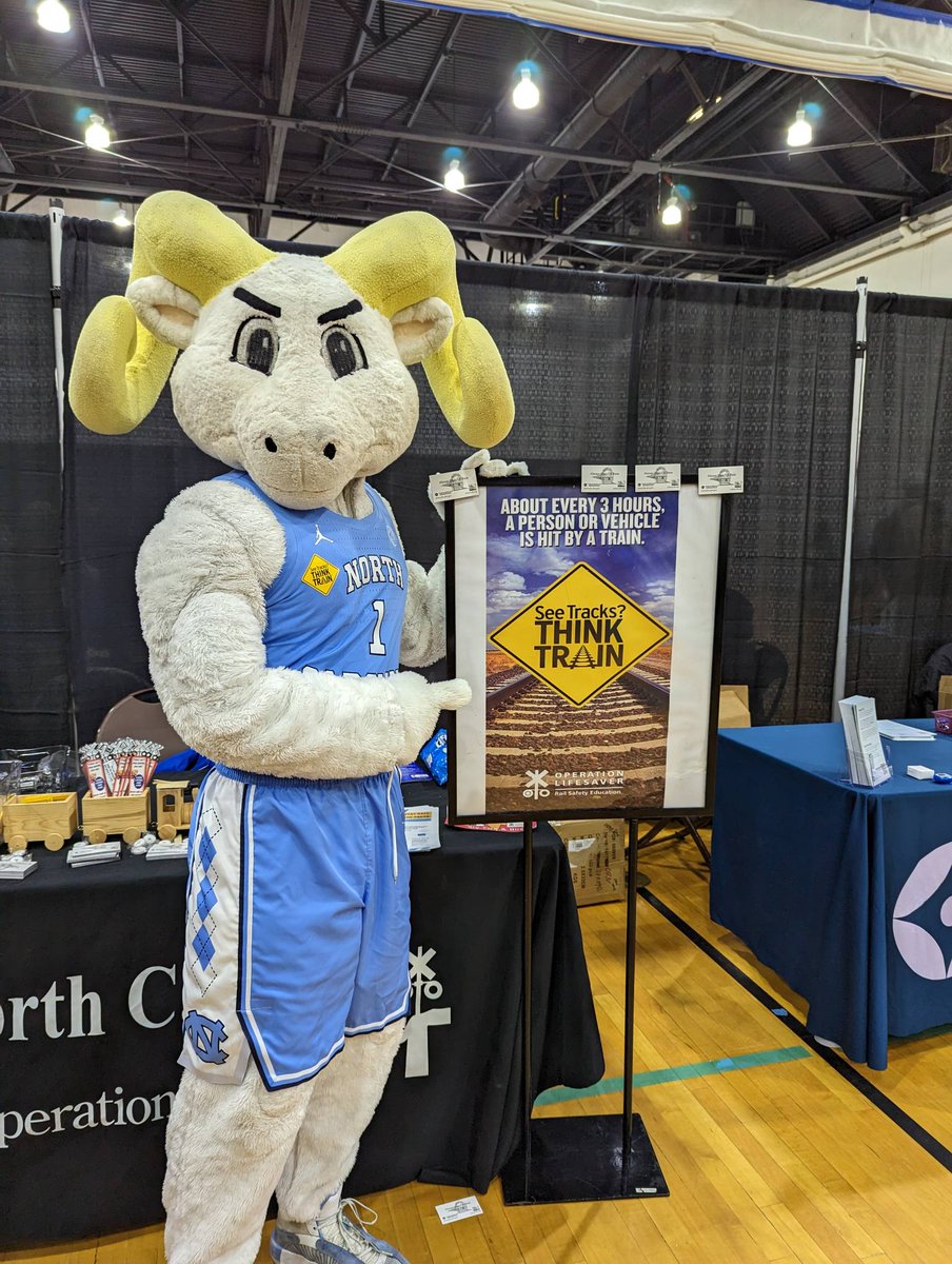 At #UNCwellnessexpo, with #Rameses learning about #RailSafety !
#SeeTracksThinkTrain