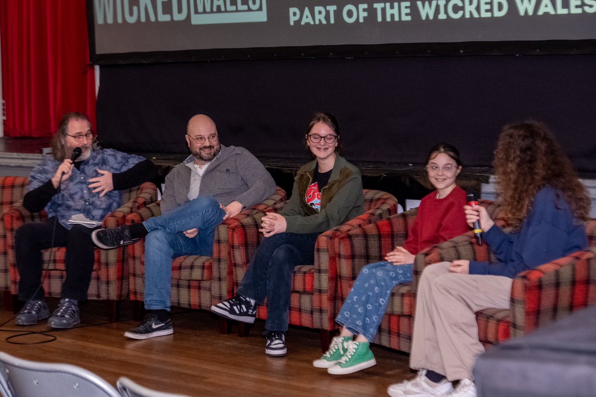 Who watched the House of Horace? What did you all think of the film? And did you catch the Q&amp;A with the legend that is Edward Evers-Swindell and the three young Actors that appeared in the film it was a good laughter and we can see these 3 young ladies going places in film! 🙌🏻🎃