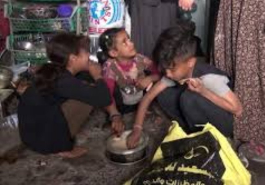 NofalGgmailcom1's tweet photo. @antonioguterres We will not despair of appealing to the Secretary-General of the United Nations.  Mr. Anthony Guterres.  Although ignore it.  We have no other choice, as we are suffering under the weight of war, aggression, unjust blockade, and the violations of the French Total Yemen Company. https://t.co/3I6erA5Vdn