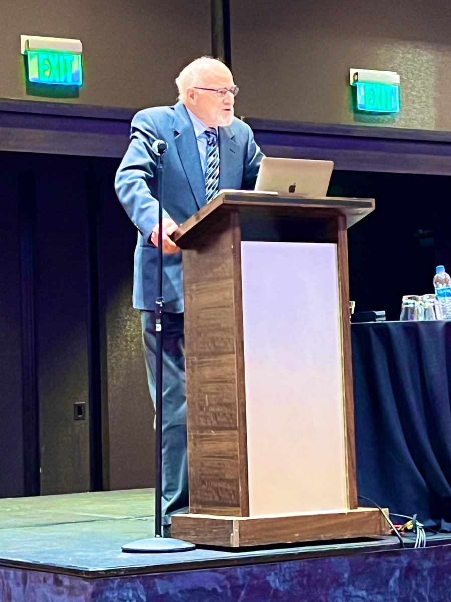 No better way to close out a phenomenal #AAHB2023!

Thank you to the great conference planning committee including @alnguyenphd and <a href="/Scott_D_Rhodes/">Scott D. Rhodes (he/him)</a>!