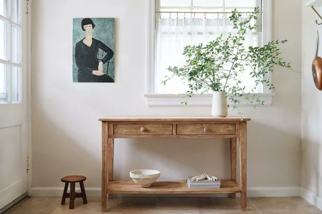 Change the look of wood furniture with this guide. #DIY #getcrafty cpix.me/a/165610542