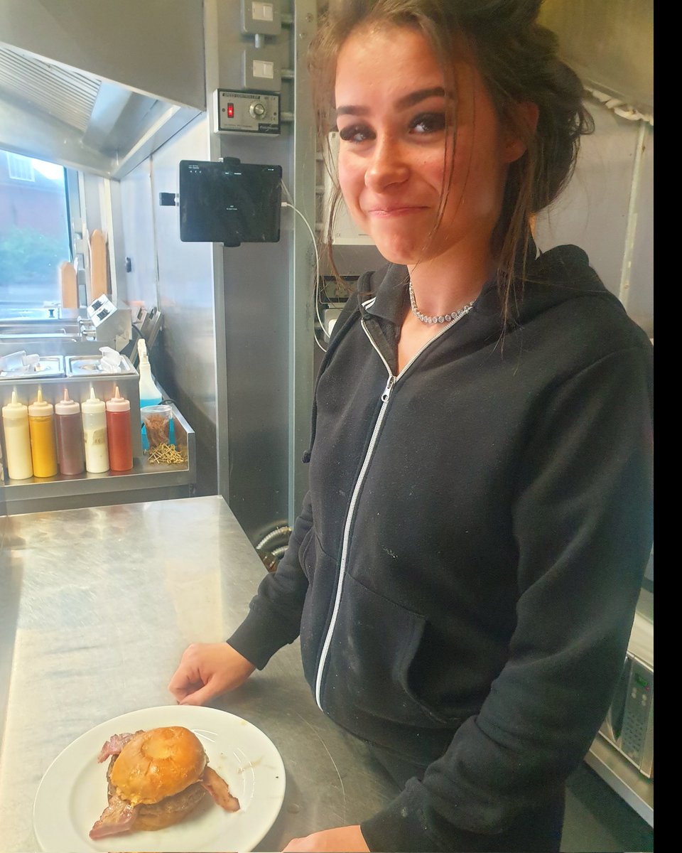 snackeroonys's tweet photo. Megan's looking pleased with her Angus Cheese &amp; Bacon Doughnut Burger.
When are you going to sample quality take-away the Snackeroony way.

#snackeroonys #streetfood #springgrovecorner #londonroad #isleworth #qualityburgers #nocheaprubbishhere https://t.co/1bXnxnXLMh