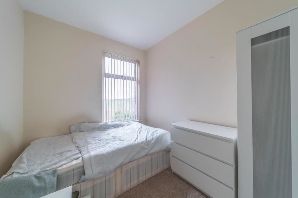 Abode_Lettings's tweet photo. We are proud to present this house of multiple occupancy for sale, with newly painted communal areas‼️🏡
https://t.co/rhhrjnioQy https://t.co/YMcYLFuxa8
