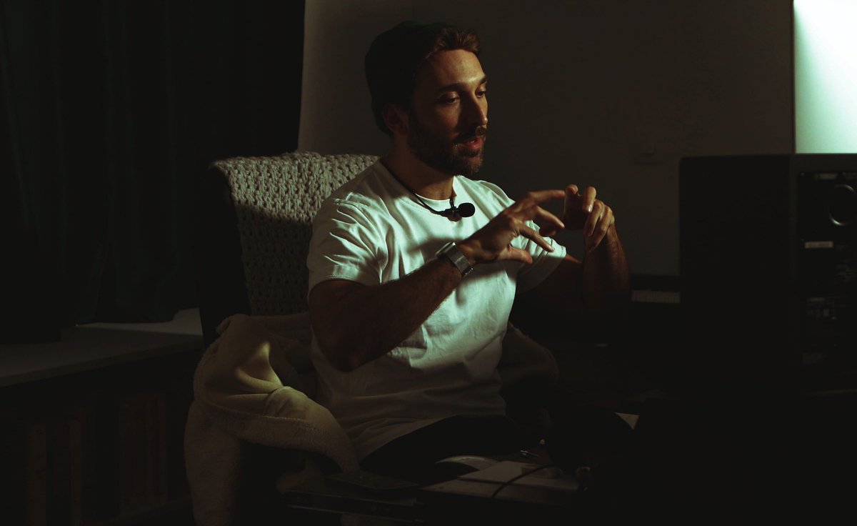 gabbintheair's tweet photo. Tenir les délais… une des tracks les plus compliquées de mon EP me donne du mal… mais comme toujours… ça finira bien 😅☺️ https://t.co/eaWO2gvRvE