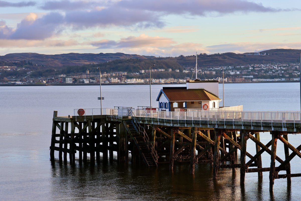 'Nothing has been decided' on the future of Kilcreggan pier, the Provost of @argyllandbute has insisted - as anger grows among residents at plans to build a new ferry terminal in the village. Full story: helensburghadvertiser.co.uk/news/23389335.…