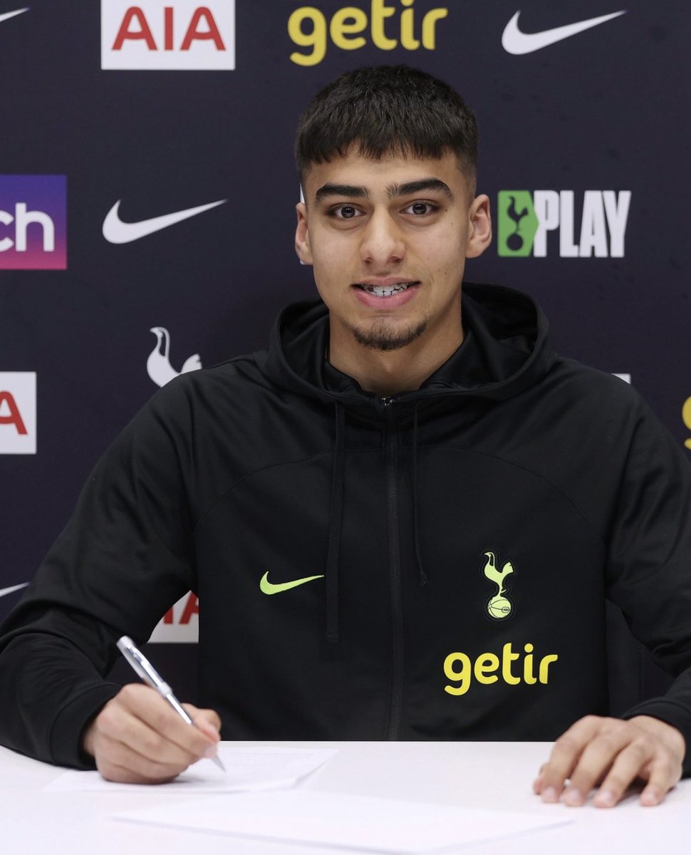 Congratulations to Verulam Alumni Will Andiyapan who has signed his first professional contract with <a href="/SpursOfficial/">Tottenham Hotspur</a>!

Congratulations <a href="/WillAndiyapan/">Will Andiyapan</a> we are all very proud of you 💙