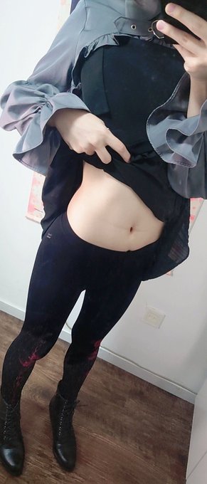 今天稍稍清淡一些～ 朋友推荐的新衣服，总感觉自己有点太高了&hellip;&hellip;还好90的腿长可以弥补一下！ 最近坐太久了感觉小肚子都起来了，该减肥了 想变成墙上的美少女.JPG 过几天出差&hellip;&hellip;又要忙几天了呢 #伪娘 #可爱的男孩子<a href="/tag/%E4%BC%AA%E5%A8%98"class="tags"><span>#伪娘</span></a><a href="/tag/%E5%8F%AF%E7%88%B1%E7%9A%84%E7%94%B7%E5%AD%A9%E5%AD%90"class="tags"><span>#可爱的男孩子</span></a>