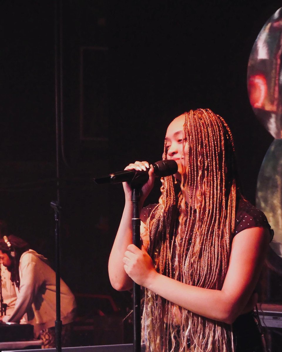 SchenayMosley's tweet photo. Tour life #Luvis4ever https://t.co/tPQa8MvSmE