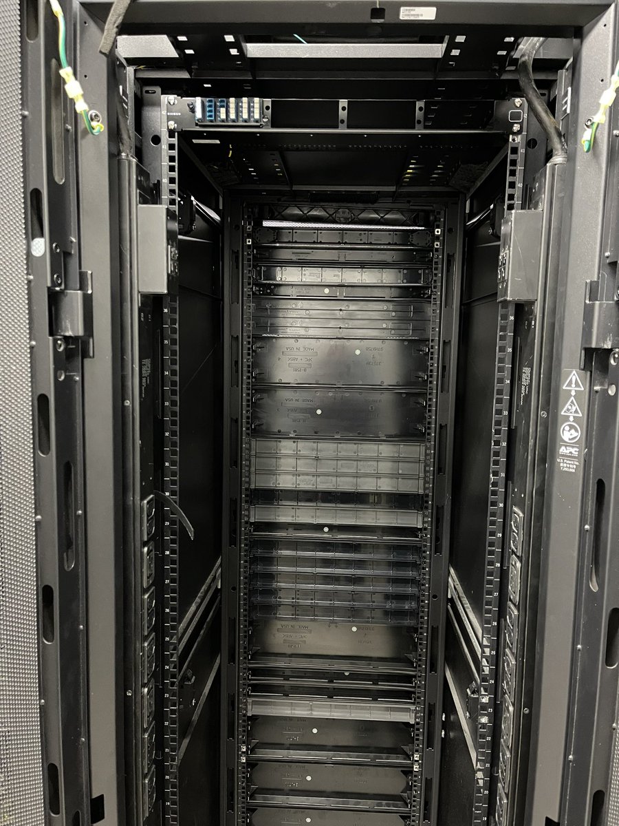 Installation d’une nouvelle baie à Paris (Velizy) <a href="/Dyjix/">Dyjix | Hébergement</a> 🥳

Notre 5ème sur ce site 🤩