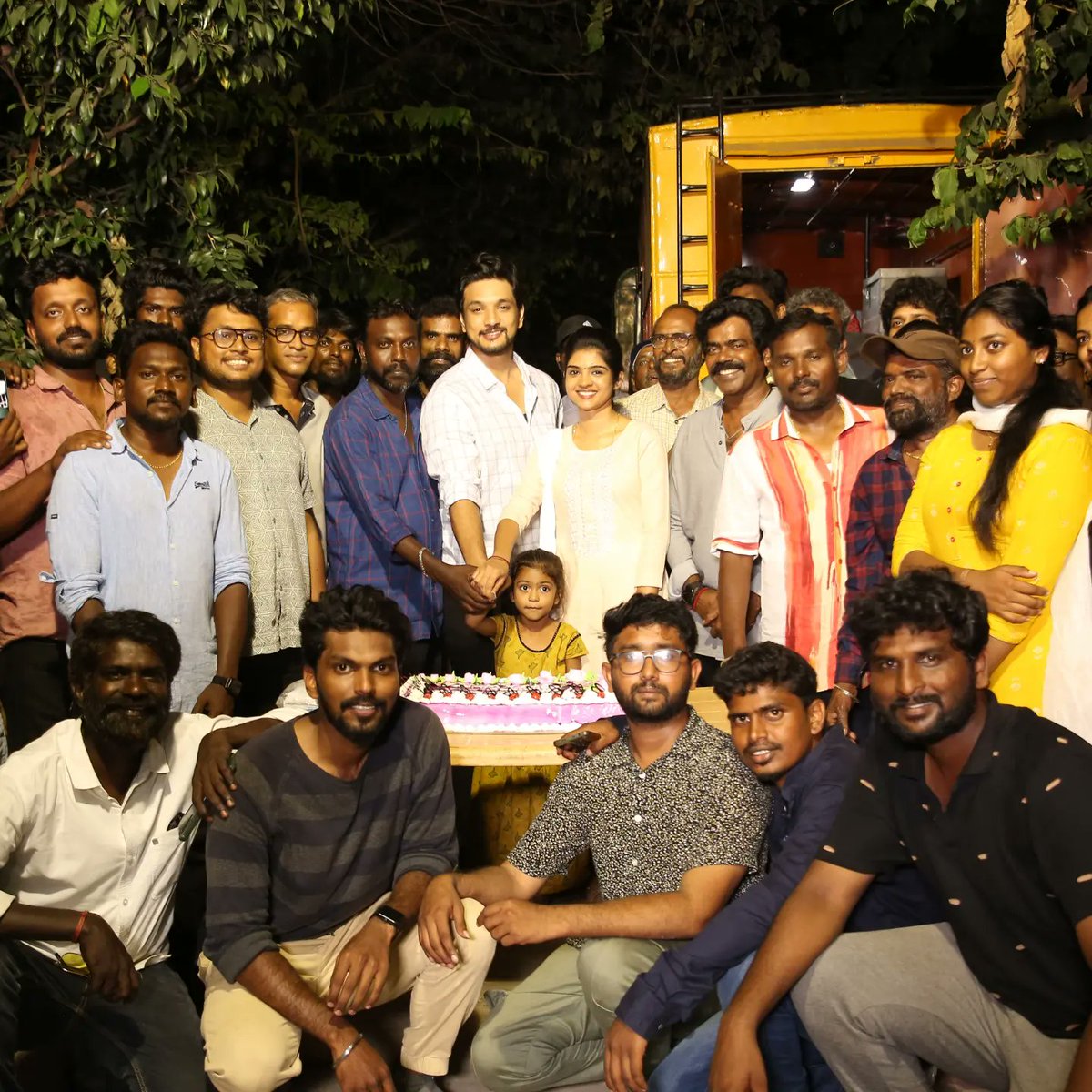 ParsaPictures's tweet photo. It's a wrap for #Criminal 

Starring ⭐ @Gautham_Karthik @realsarathkumar @jananihere @thedeepthie @raveena116 @plthenappan #Karunakaran

@Dhaksina_MRamar @SamCSmusic 
@prasannadop @eforeditor @mesuryarajeevan @stuntsaravanan @ParsaPictures @BigPrintoffl @Haco_Media @DoneChannel1 https://t.co/Ccj1UHXFxk