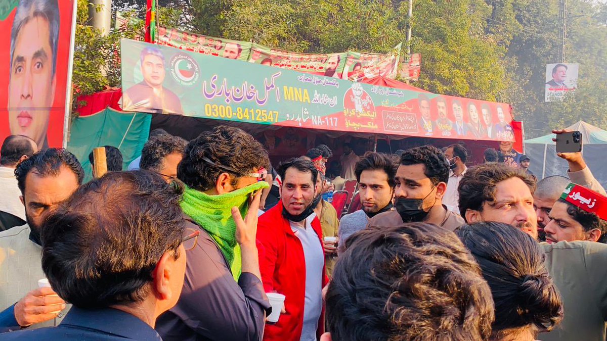 ShehryarAfridi1's tweet photo. History will tell that we stood against another misadventure of imported govt. Imported govt has failed on all fronts, from economic to diplomatic. Now they wanted a misadventure for their pol survival. Time will prove how ordinary Pakistanis stood for sanity. #Zaman_Park_Lahore https://t.co/Mkbs5iad5g