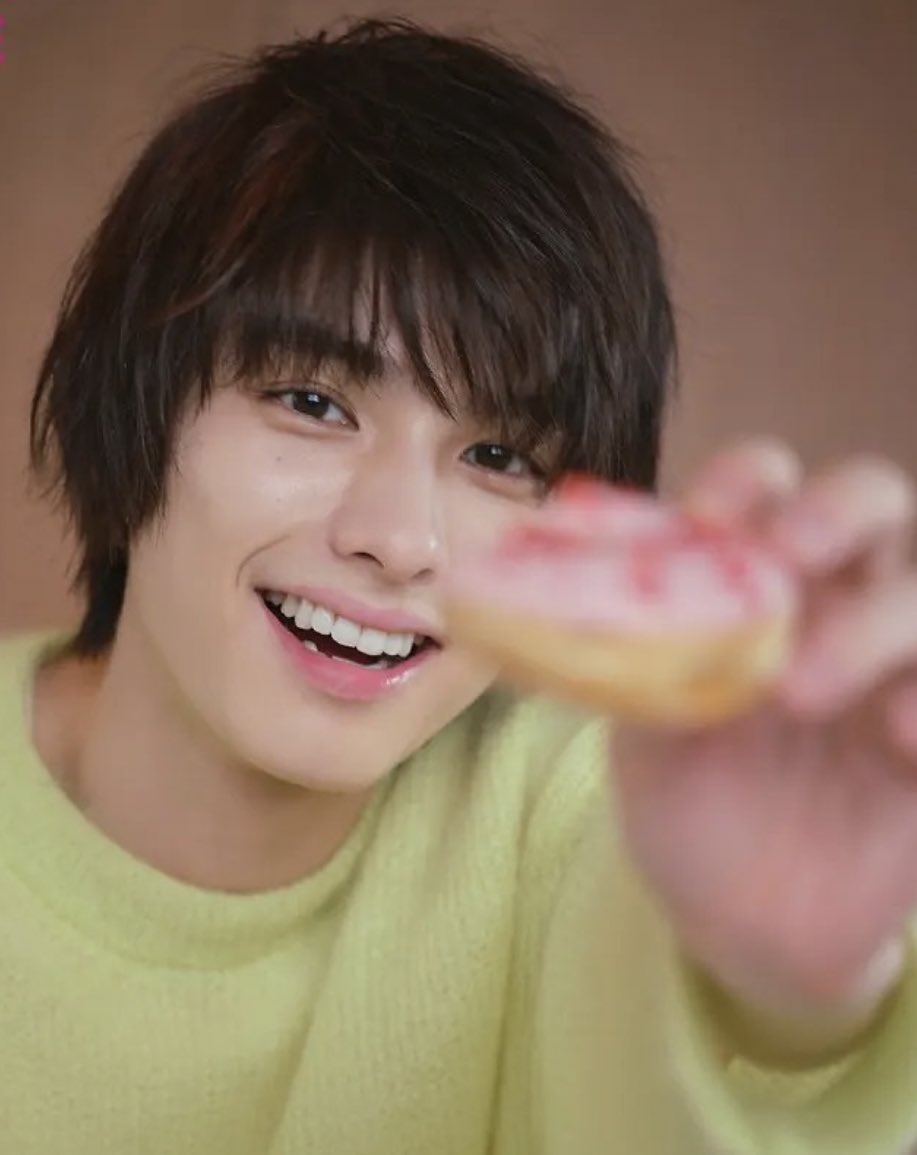sleepyb0y's tweet photo. want some? LOL Jk you donut get any. https://t.co/rFdfU2MXI2